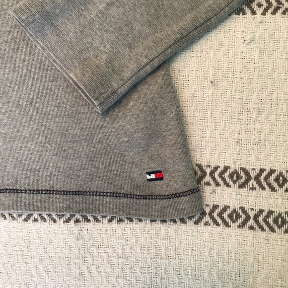 MUST GO VTG Tommy Hilfiger Long Sleeve Gray Top - Picture 5 of 6